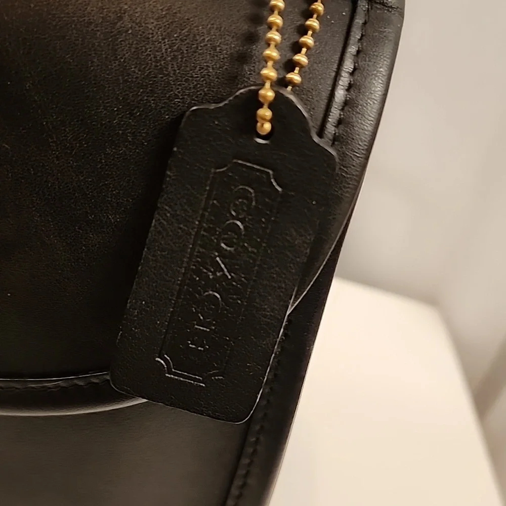 Sold Vintage Coach Regina #9983 - Picture 4 of 17